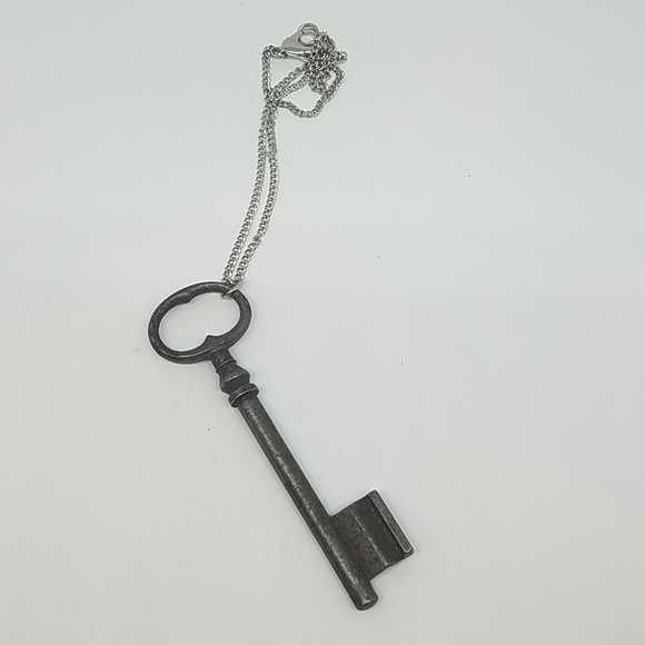 GASOLINE GLAMOUR Jewelry - Large heavy antique key necklace silver chain new GASOLINE GLAMOUR Jewelry - Large heavy antique key necklace silver chain new